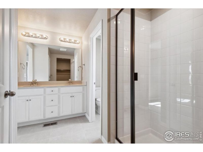 Furnished interior view inside a new home in The Overlook at Johnstown Farms, Johnstown (Image 8).