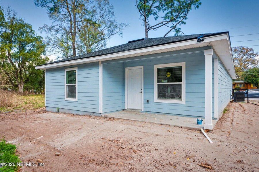 Exterior details and patio area of a home in , Jacksonville (Image 8).