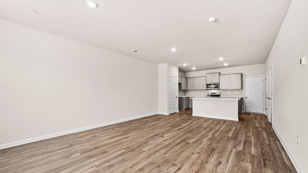 Spacious, unfurnished interior of a new home in Echo Glen, Stockbridge (Image 15).