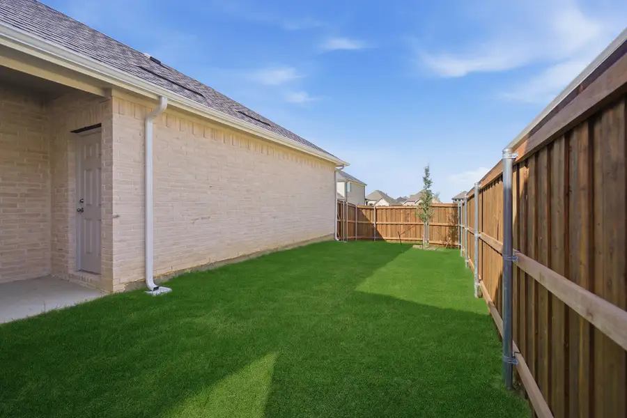Exterior details and patio area of a home in La Terra, Celina (Image 3).
