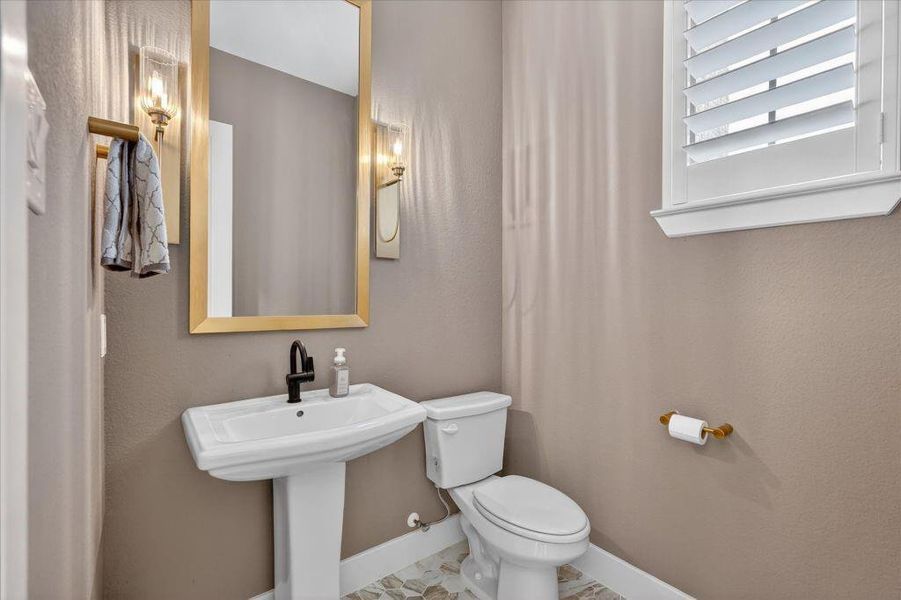 Furnished interior view inside a new home in Saddle Star Estates, Rockwall (Image 21).