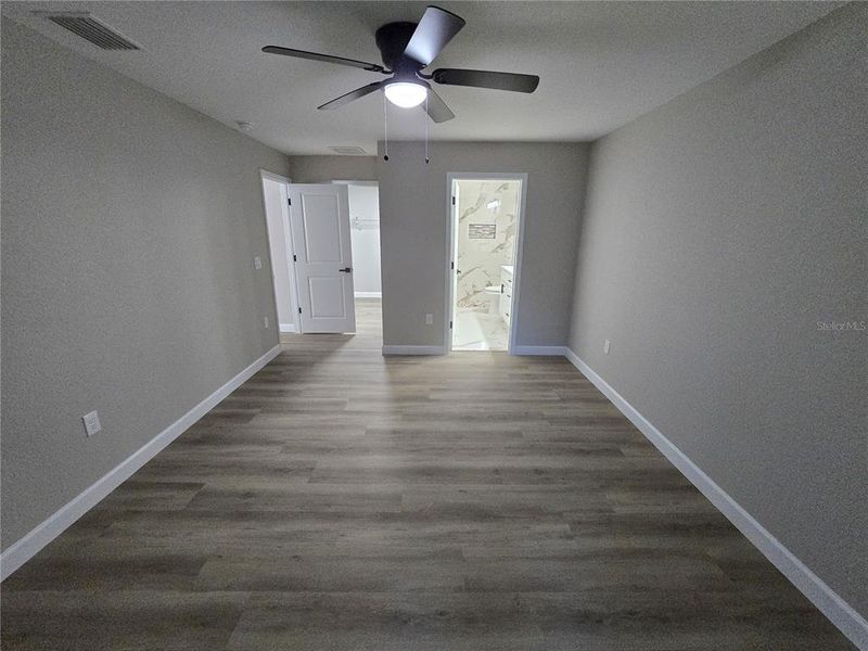 Spacious, unfurnished interior of a new home in , Ocala (Image 26).