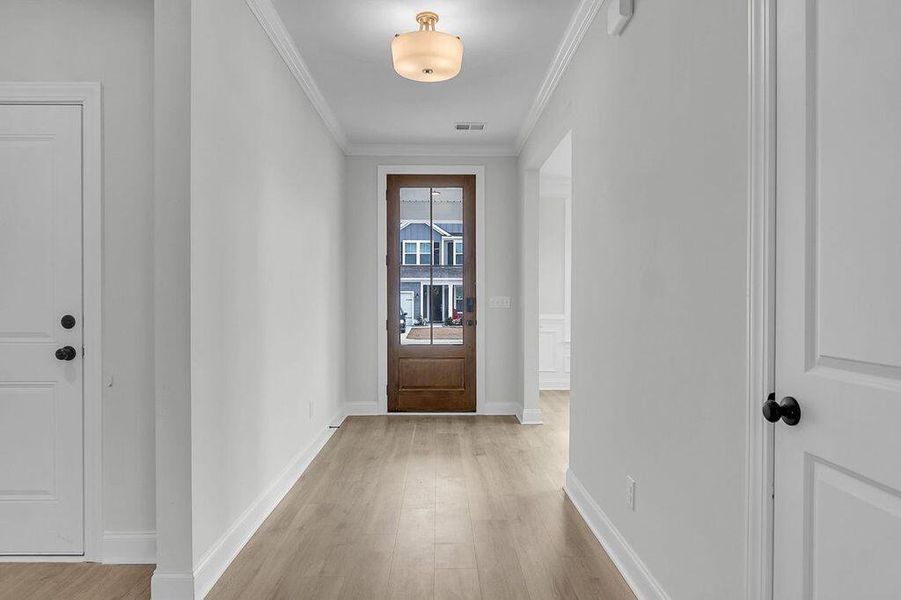 Spacious, unfurnished interior of a new home in Kings River Preserve, Hollywood (Image 20).