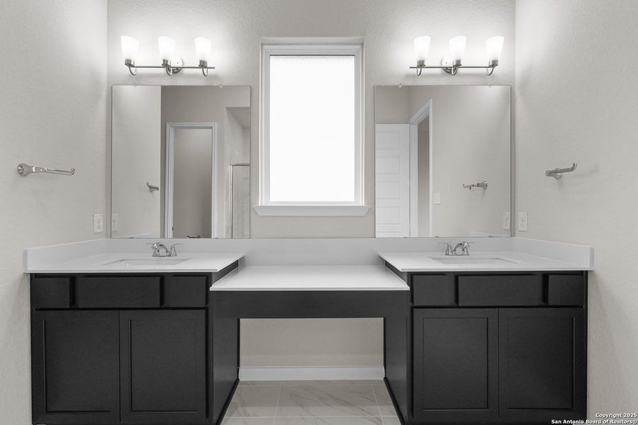 Furnished interior view inside a new home in Foxbrook, Cibolo (Image 12). Furnished interior view inside a new home in Foxbrook, Cibolo (Image 12).