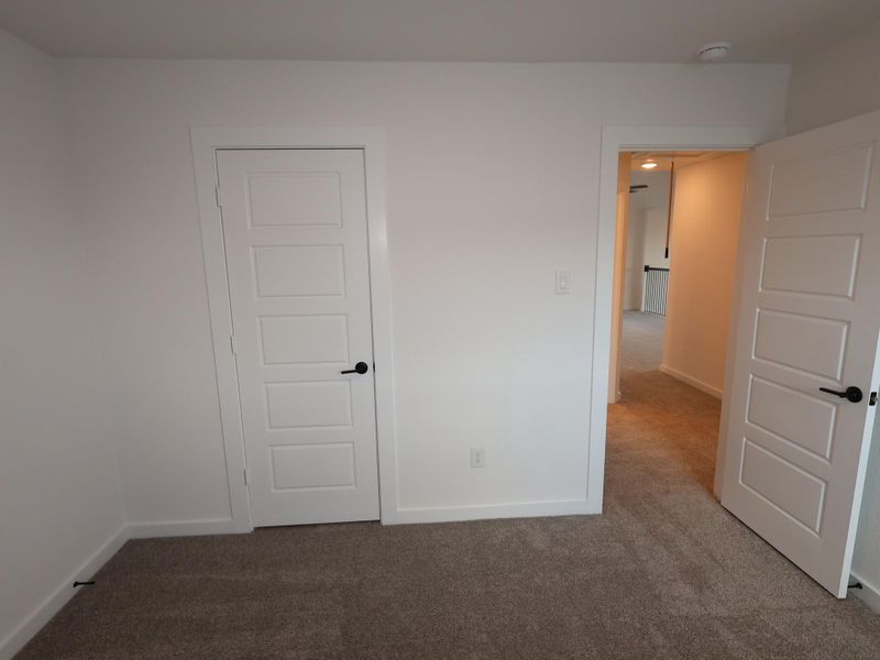 Spacious, unfurnished interior of a new home in Summerview, Fulshear (Image 12). Spacious, unfurnished interior of a new home in Summerview, Fulshear (Image 12).