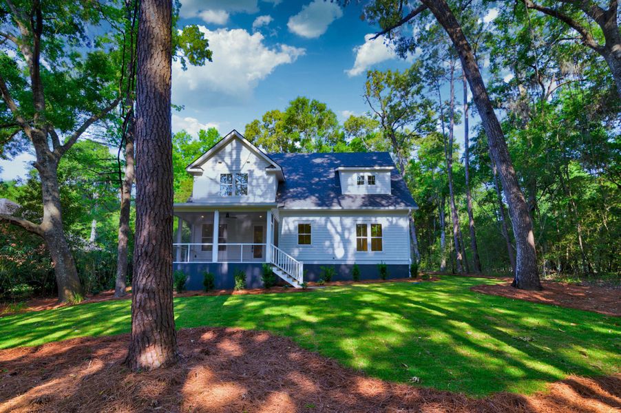 Exterior details and patio area of a home in , Hollywood (Image 35).