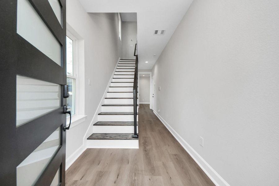 Spacious, unfurnished interior of a new home in , Houston (Image 19).
