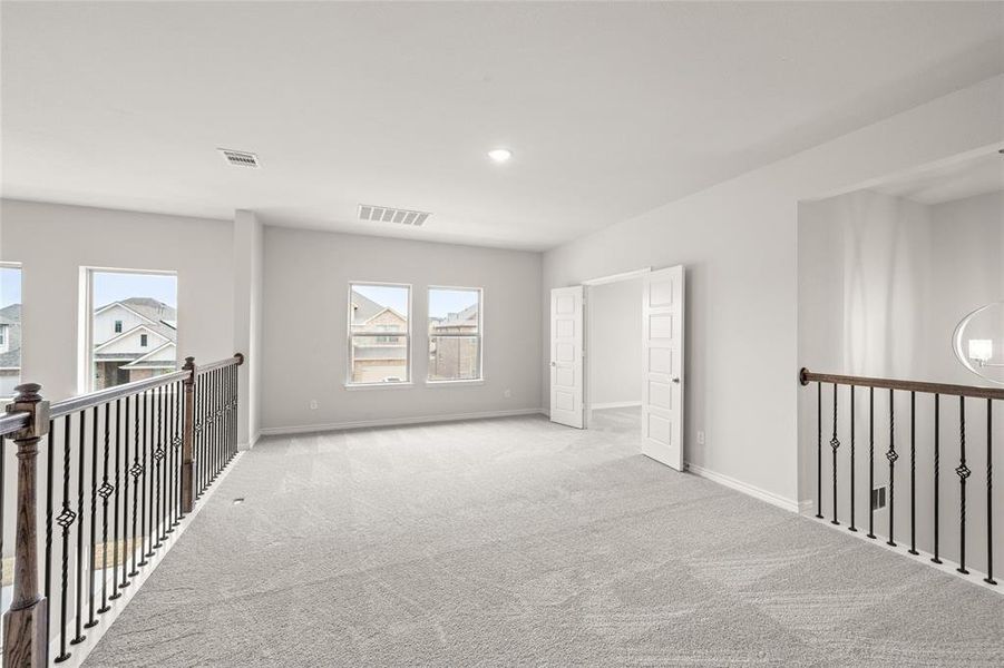 Spacious, unfurnished interior of a new home in Hidden Vistas, Burleson (Image 26). Spacious, unfurnished interior of a new home in Hidden Vistas, Burleson (Image 26).