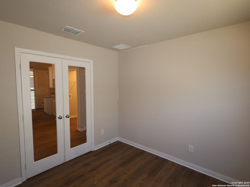 Spacious, unfurnished interior of a new home in Hunters Ranch, San Antonio (Image 15).