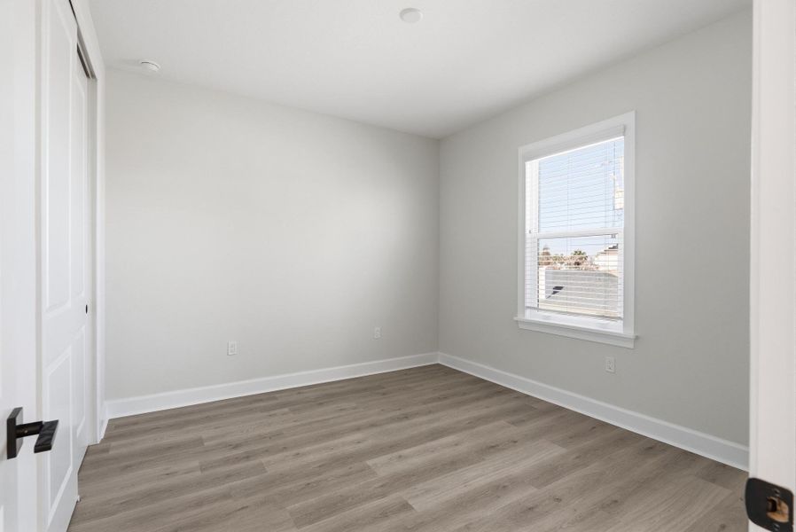 Spacious, unfurnished interior of a new home in Beachview Cove, Ormond Beach (Image 54).