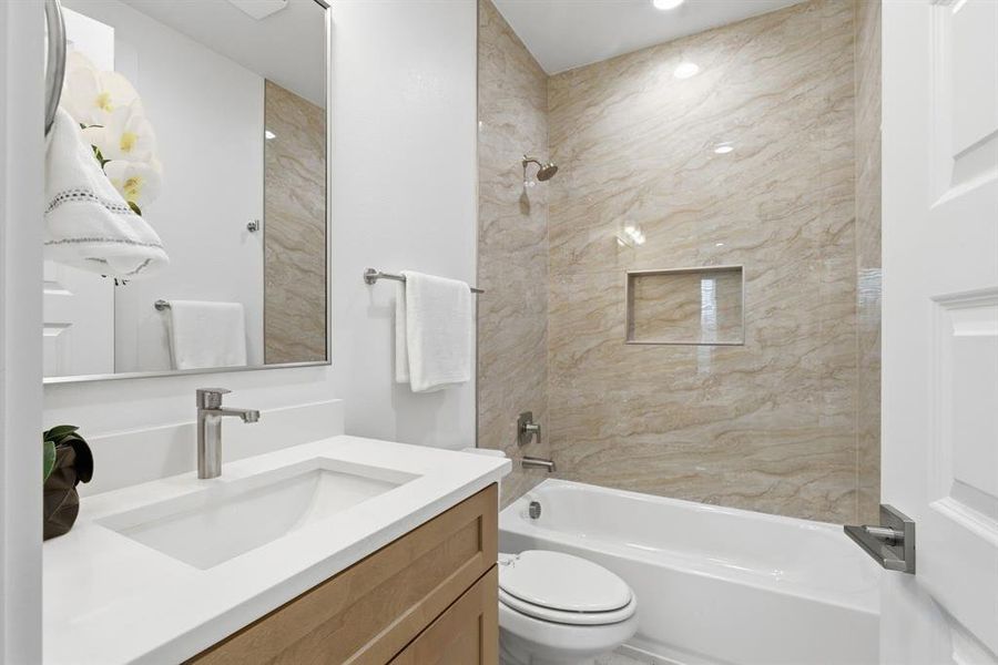 Furnished interior view inside a new home in , Dallas (Image 16).