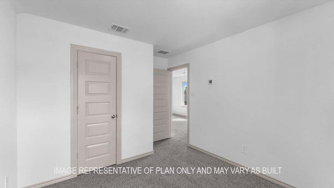 Representative unfurnished interior of a home built from the Midland by D.R. Horton in Springwood, Beaumont (Image 22).