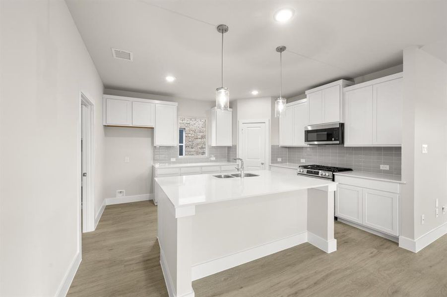 1408 Blackthorne- Kitchen-1