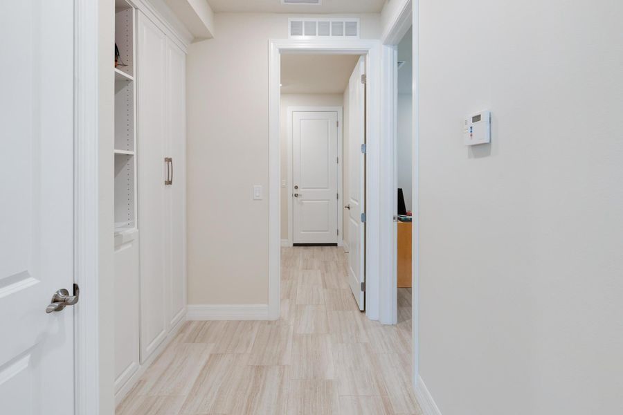 Spacious, unfurnished interior of a new home in , Port St. Lucie (Image 18).