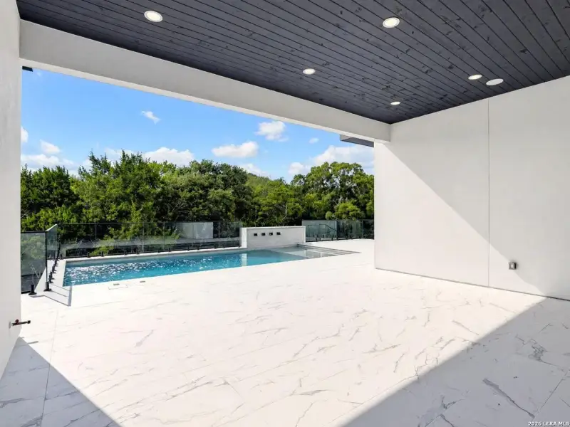 Exterior details and patio area of a home in , San Antonio (Image 4).