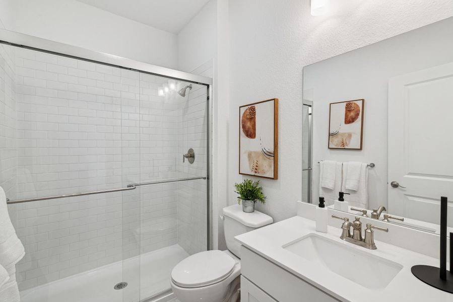 Hall bath (*Photo not of actual home and used for illustration purposes only.)