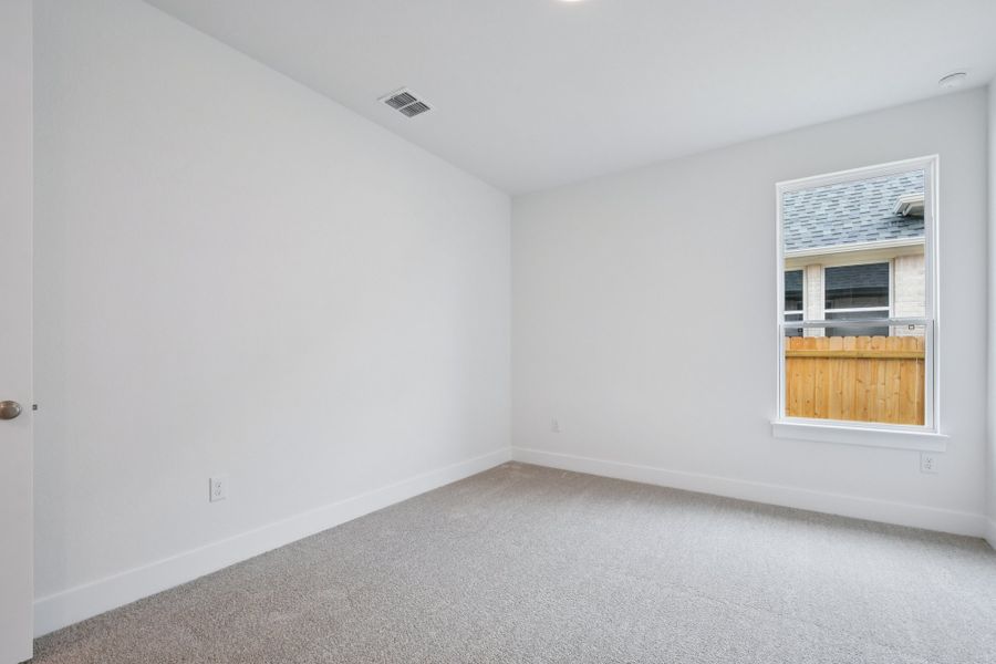 Spacious, unfurnished interior of a new home in Persimmon, Buda (Image 27). Spacious, unfurnished interior of a new home in Persimmon, Buda (Image 27).