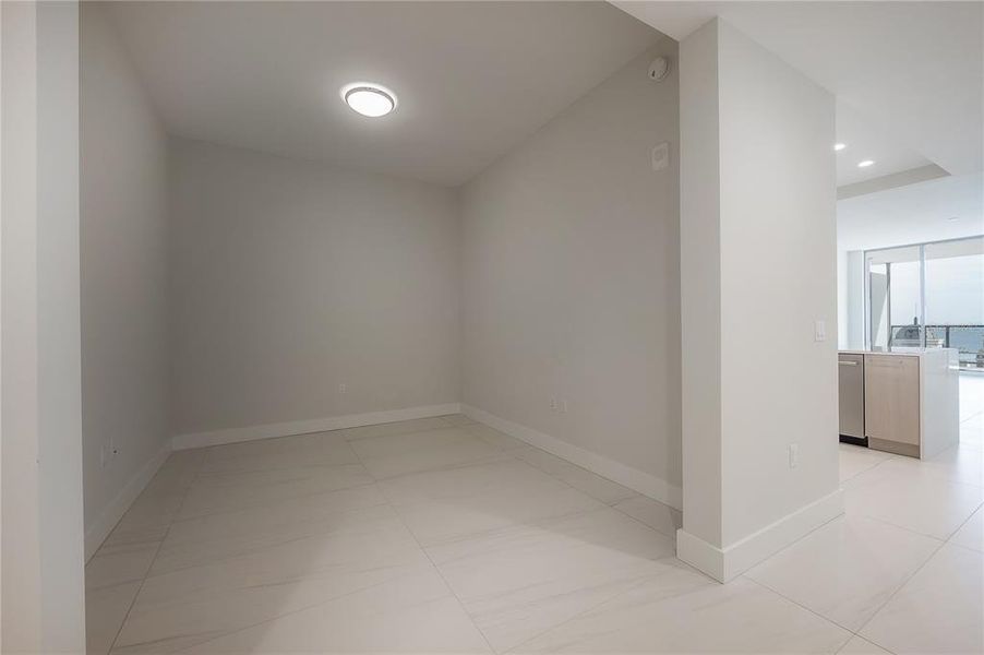 Spacious, unfurnished interior of a new home in , St. Petersburg (Image 48).