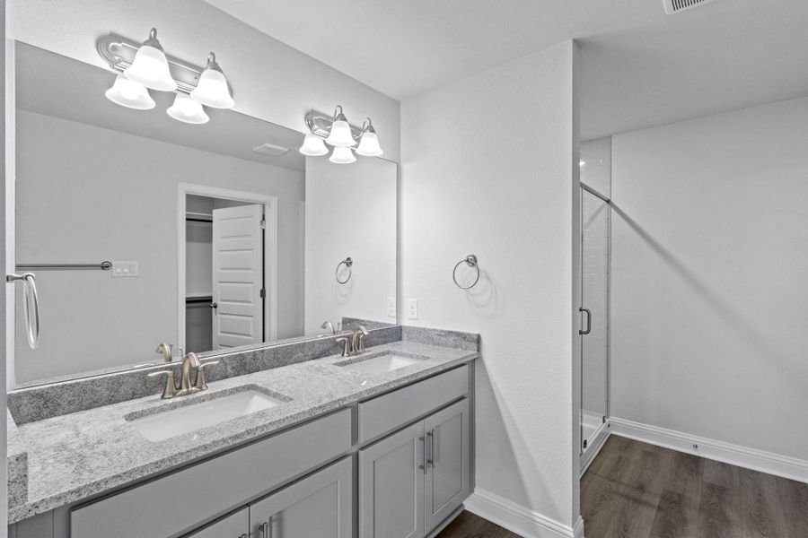 Furnished interior view inside a new home in River Ranch Trails, Dayton (Image 11).