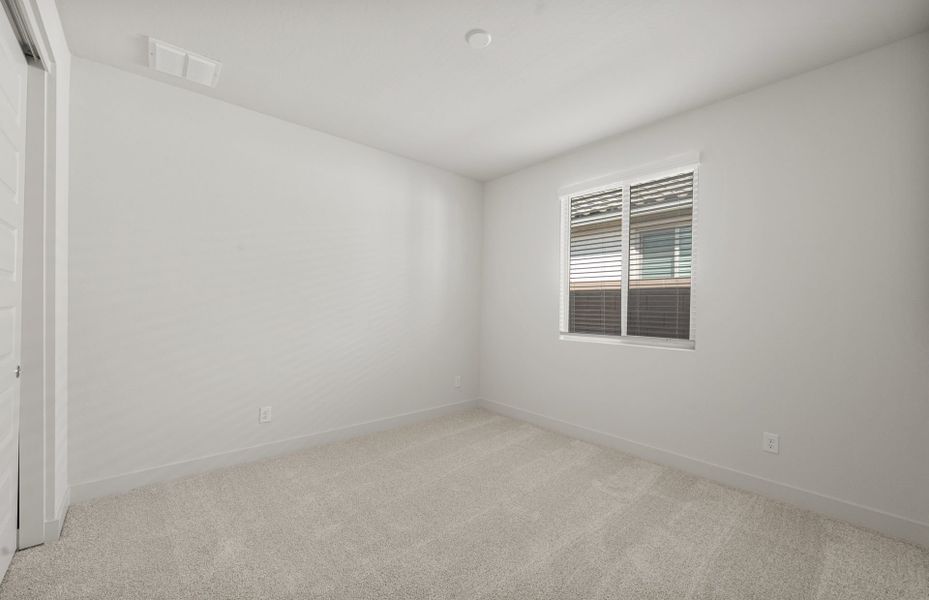 Spacious, unfurnished interior of a new home in Blossom Rock, Apache Junction (Image 22).