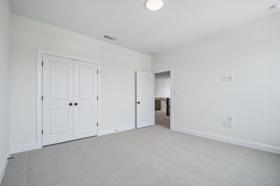 Spacious, unfurnished interior of a new home in Sauls Ranch, Round Rock (Image 22).