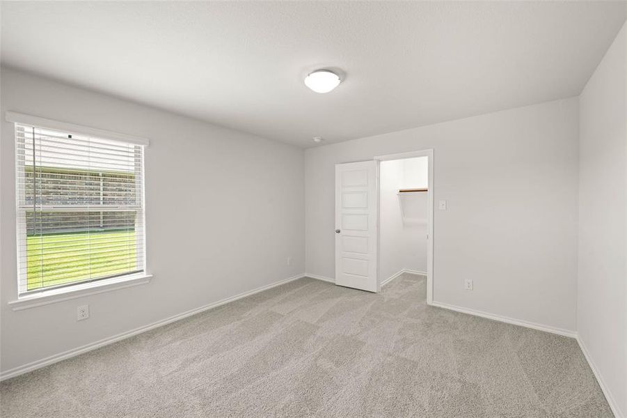 Spacious, unfurnished interior of a new home in Mountain Valley, Burleson (Image 21).