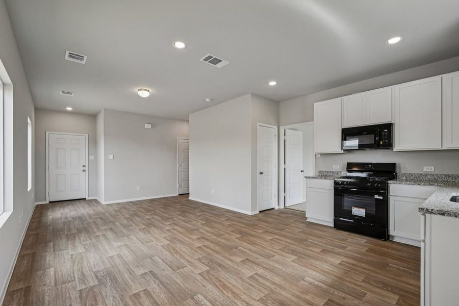 Spacious, unfurnished interior of a new home in Hymeadow, Maxwell (Image 12).