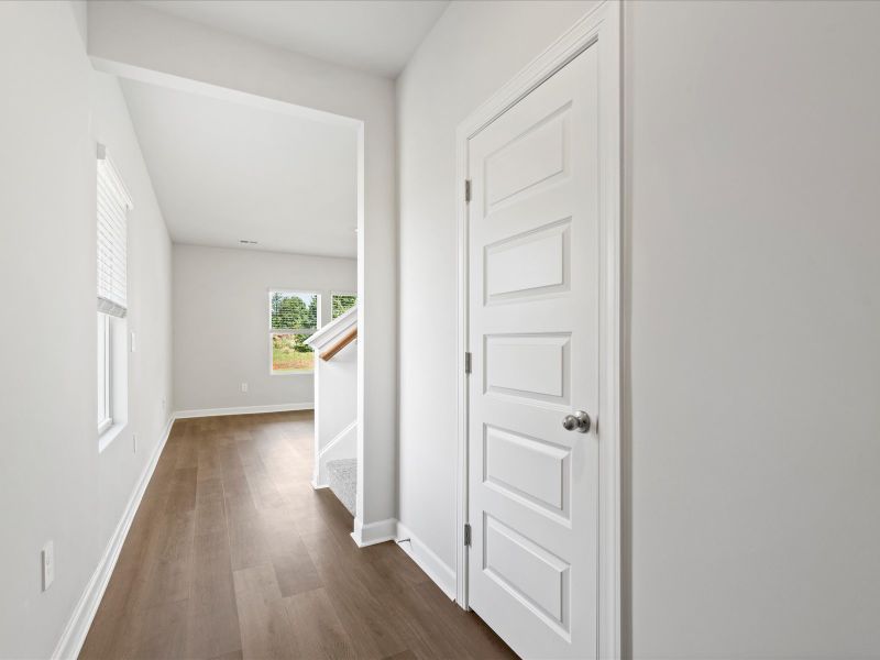 Spacious, unfurnished interior of a new home in Village at White Pine, Pendleton (Image 11).