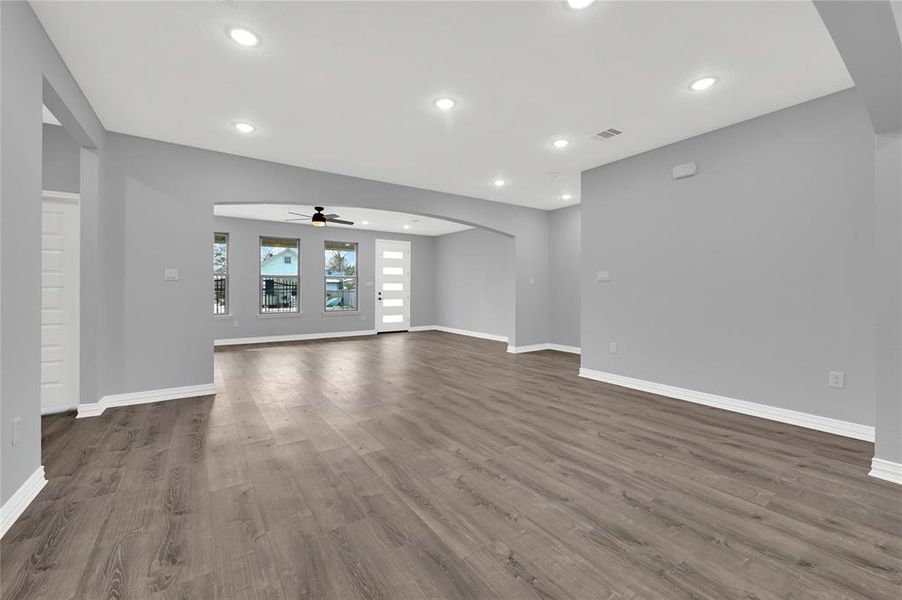 Dining room placed in the center of the house.