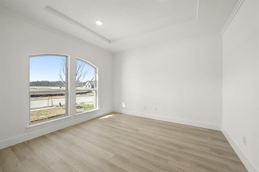Spacious, unfurnished interior of a new home in High Country, Burleson (Image 23).