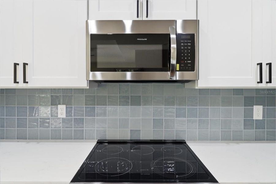 Close-up of interior finishes inside a home in , Dunnellon (Image 13).