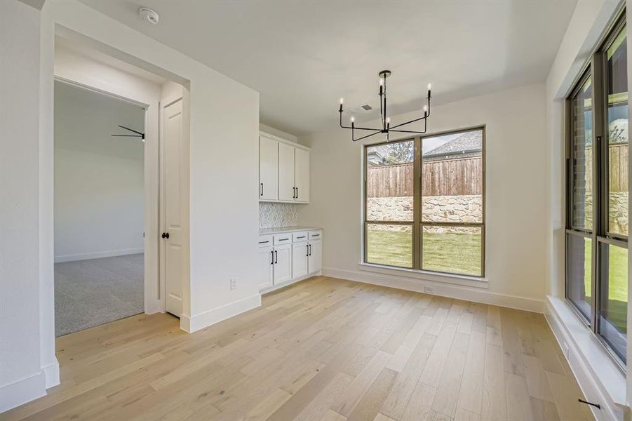 Spacious, unfurnished interior of a new home in Reunion 60s, Rhome (Image 25). Spacious, unfurnished interior of a new home in Reunion 60s, Rhome (Image 25).