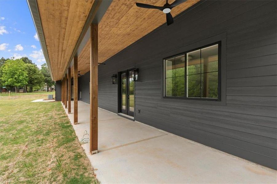 Exterior details and patio area of a home in , Bremen (Image 34).