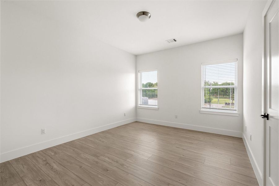 Spacious, unfurnished interior of a new home in , Houston (Image 27).