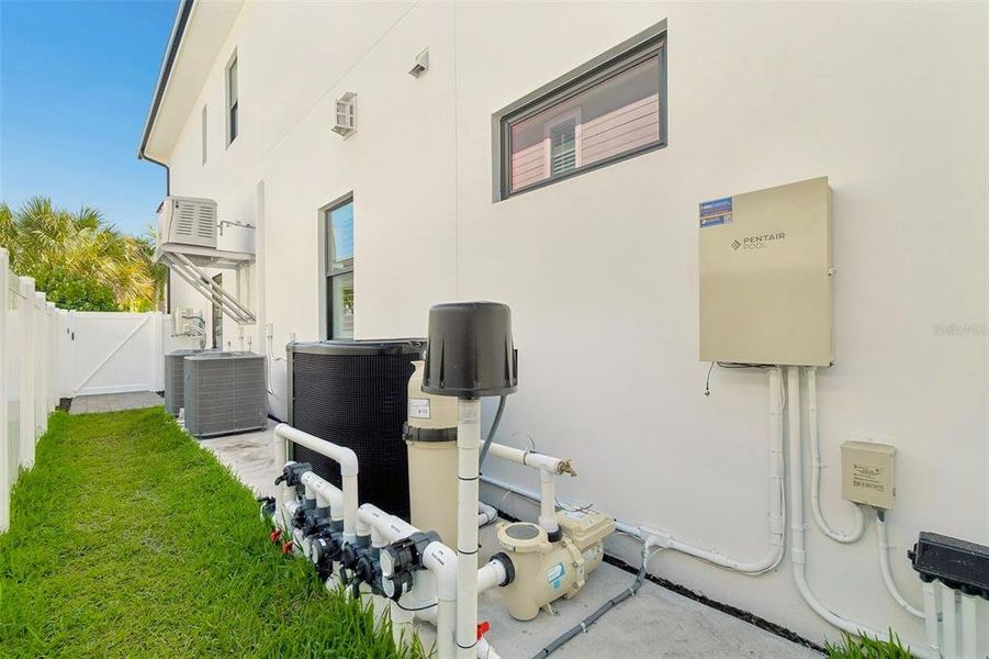 Exterior details and patio area of a home in , Tampa (Image 36).
