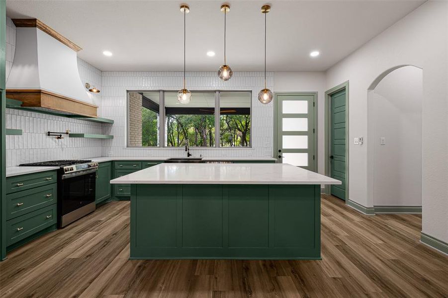 Furnished interior view inside a new home in , Granbury (Image 8).
