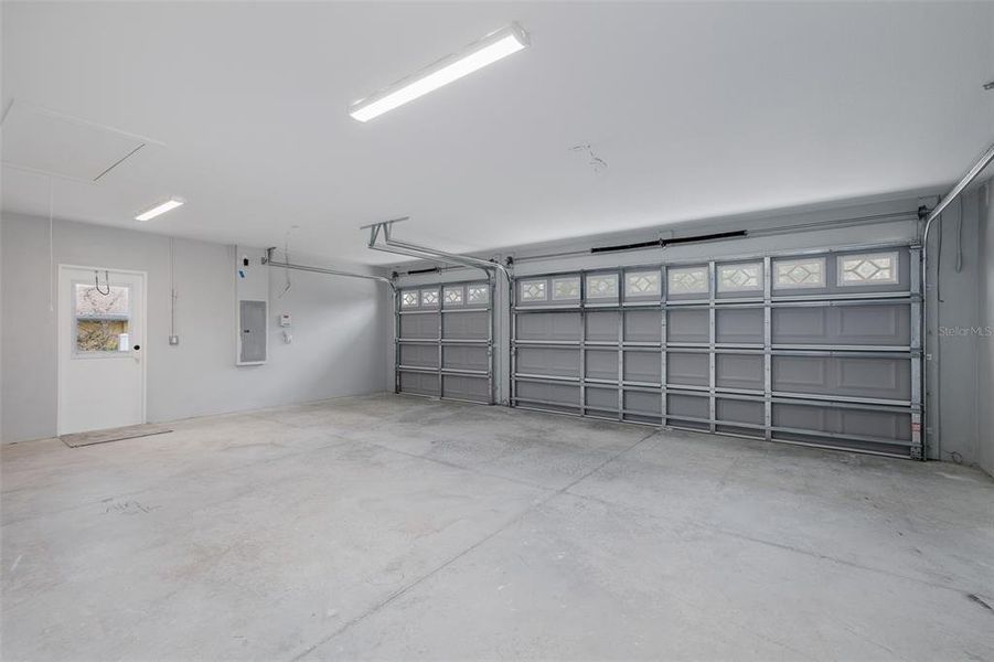 Spacious, unfurnished interior of a new home in , Homosassa (Image 20).