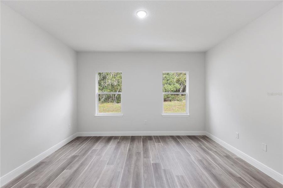 Spacious, unfurnished interior of a new home in , Ocala (Image 12).