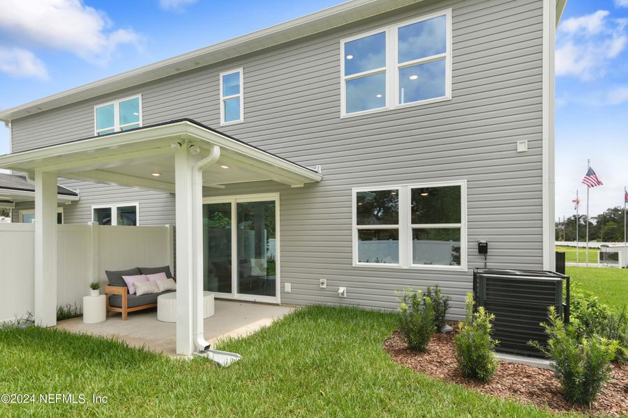 Exterior details and patio area of a home in , Jacksonville (Image 3).