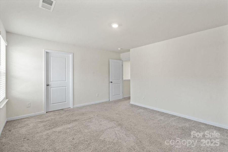 Spacious, unfurnished interior of a new home in , York (Image 17).