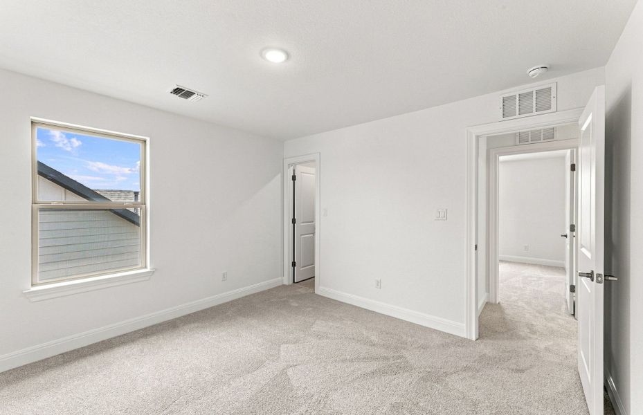 Spacious, unfurnished interior of a new home in Saddleback at Santa Rita Ranch, Liberty Hill (Image 38).