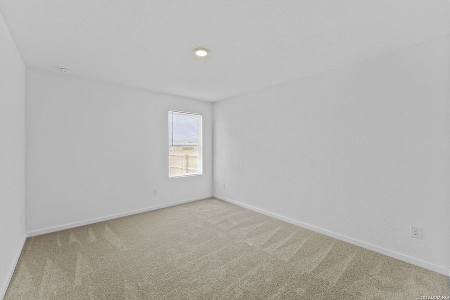 Spacious, unfurnished interior of a new home in Spring Grove, St. Hedwig (Image 18).