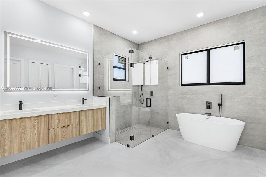 Furnished interior view inside a new home in , Cape Coral (Image 10).