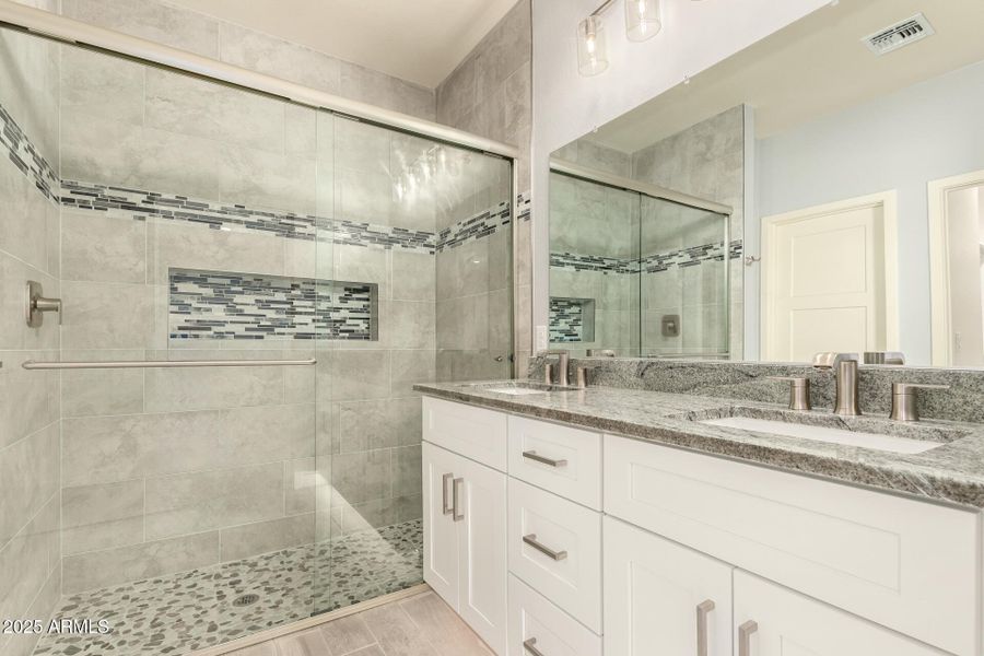 21 - Center 32210 21 - Center 32210