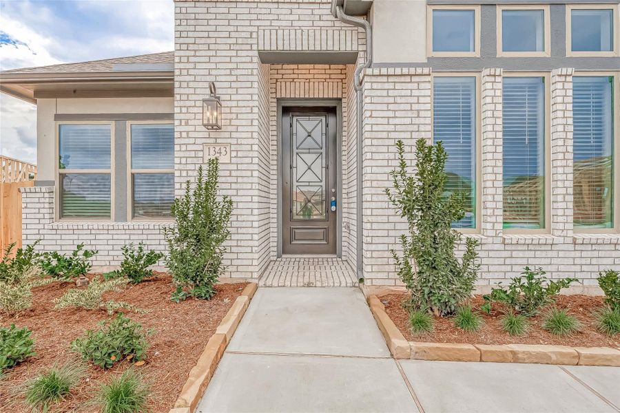 Exterior details and patio area of a home in Mandola Farms , Richmond (Image 3).