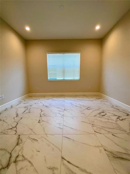 Spacious, unfurnished interior of a new home in Valencia Ridge (55+), Wesley Chapel (Image 23).