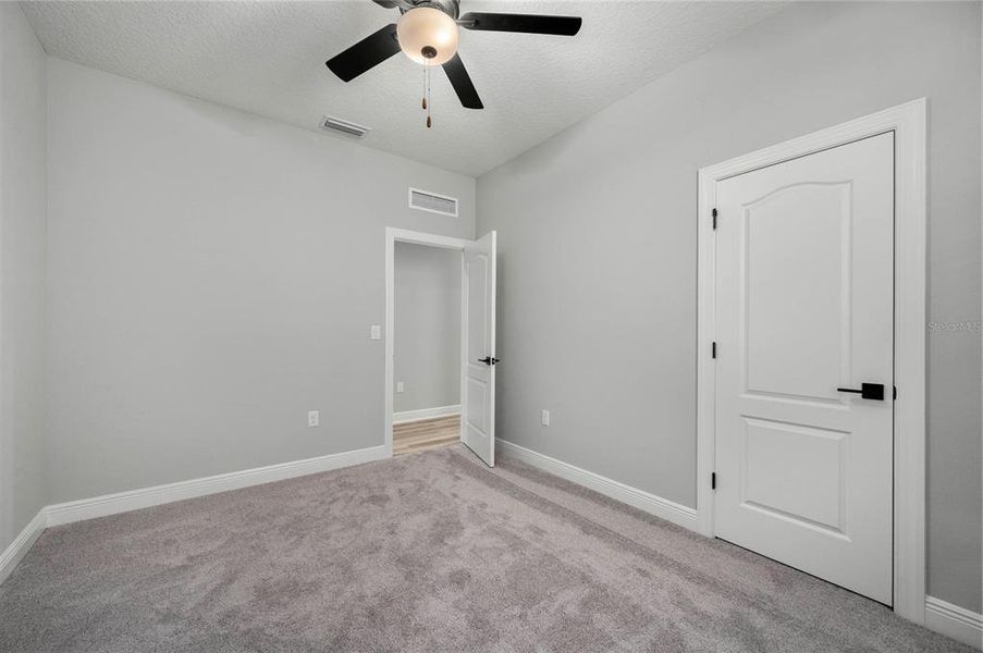 Spacious, unfurnished interior of a new home in , Kissimmee (Image 4).