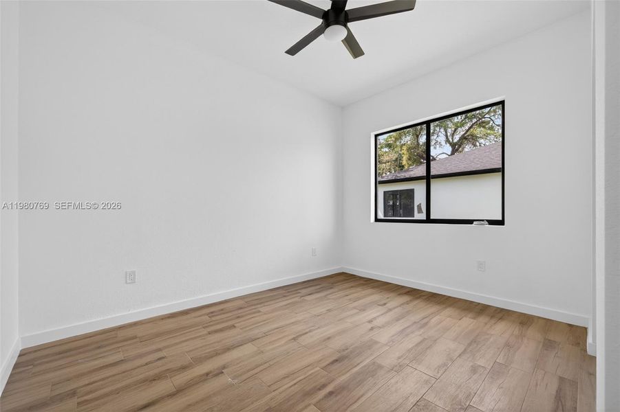 Spacious, unfurnished interior of a new home in , Fort Lauderdale (Image 17).