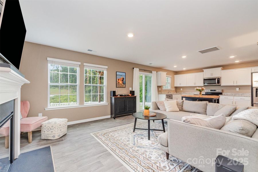 Furnished interior view inside a new home in , Dallas (Image 16). Furnished interior view inside a new home in , Dallas (Image 16).