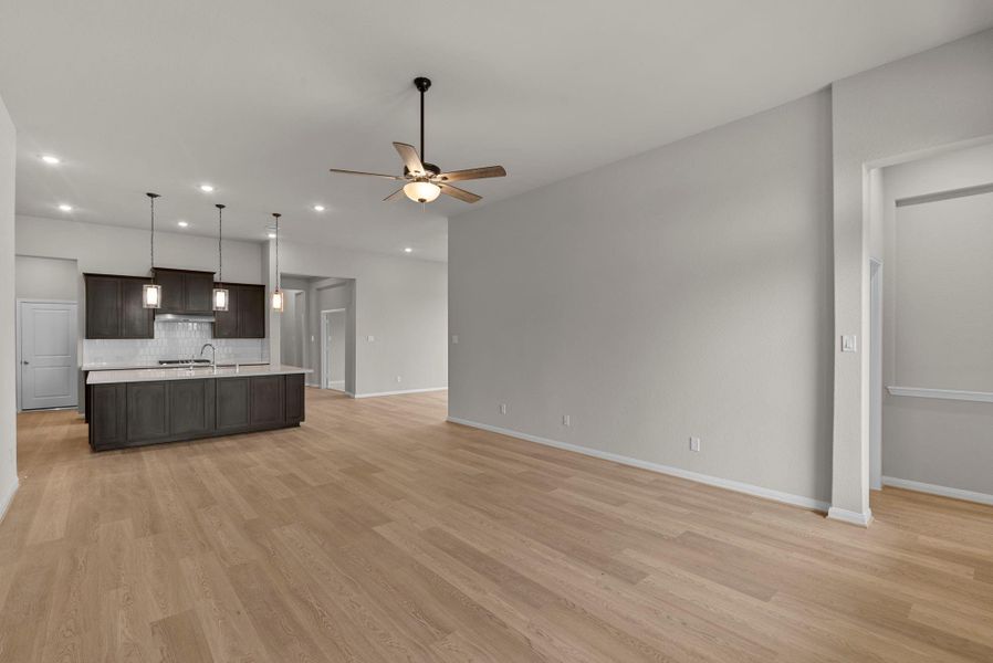 Spacious, unfurnished interior of a new home in Escondido, Magnolia (Image 25).